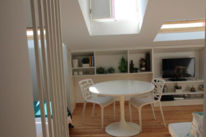 Largo Trigueiros Light-Filled Loft Apartment